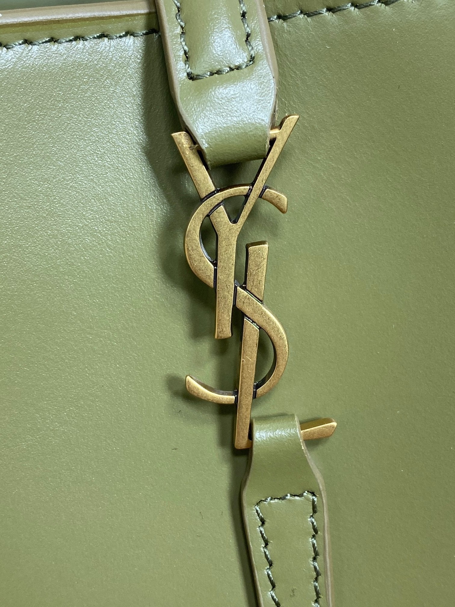 LE 37 ミニバケットバッグ 15インチ アボカドグリーン カーフスキン ゴールド金具