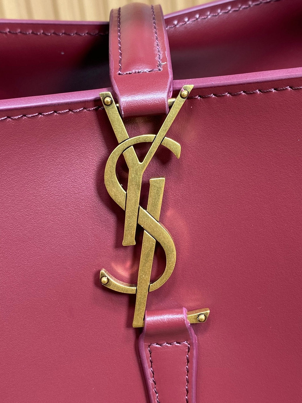 LE 37 スモール バケットバッグ 20インチ バーガンディレッド カーフスキン ゴールド金具