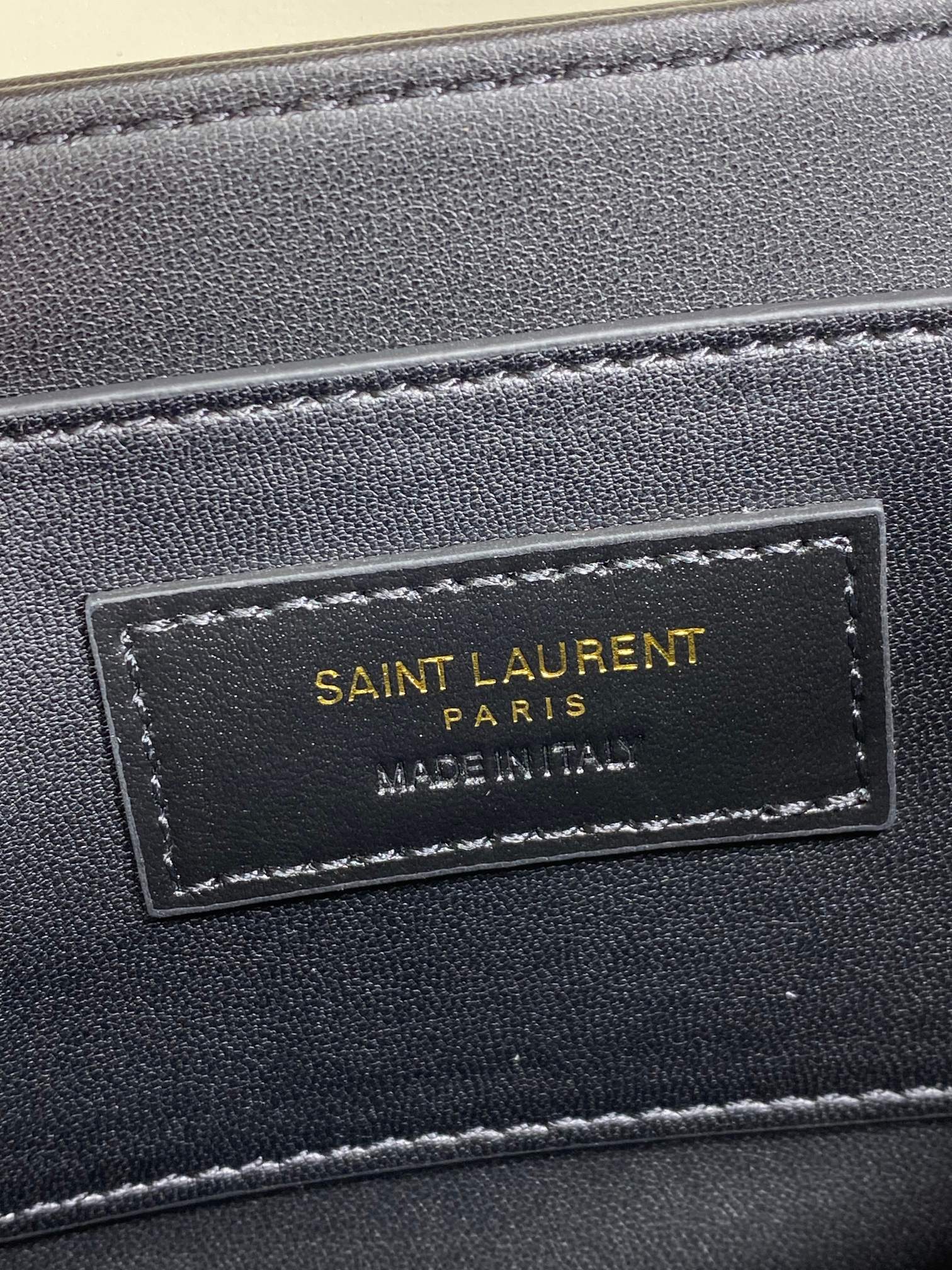 ソルフェリーノ スモールサッチェル 19インチ ホワイトカーフスキン ゴールド金具