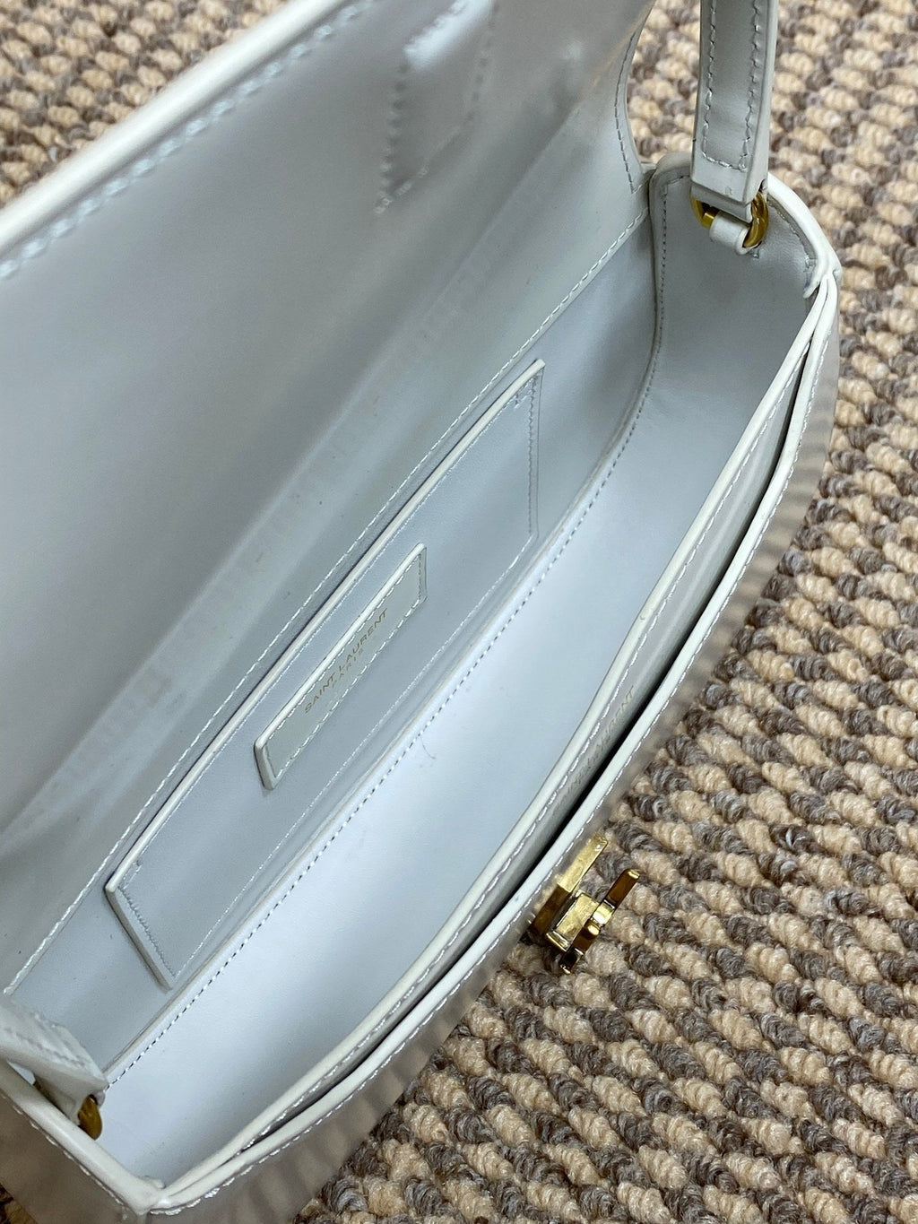 ヴォルテール インボックス ショルダーバッグ 21 ホワイトカーフスキン ゴールドメタリック