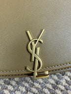 ヴォルテール ハーフムーン ショルダーバッグ 24インチ シダーブラウン カーフスキン ゴールドメタリック