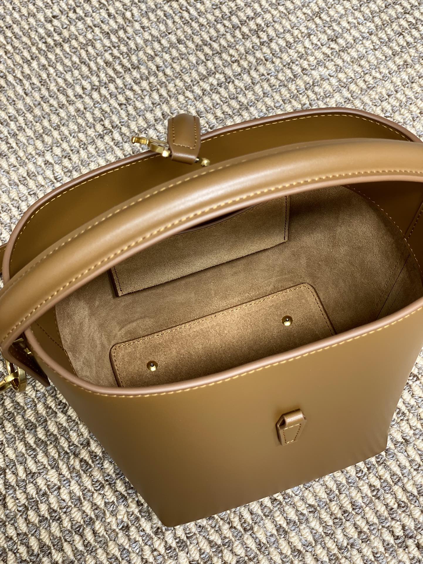 LE 37 スモール バケットバッグ 20インチ トルティーヤブラウン カーフスキン ゴールド金具