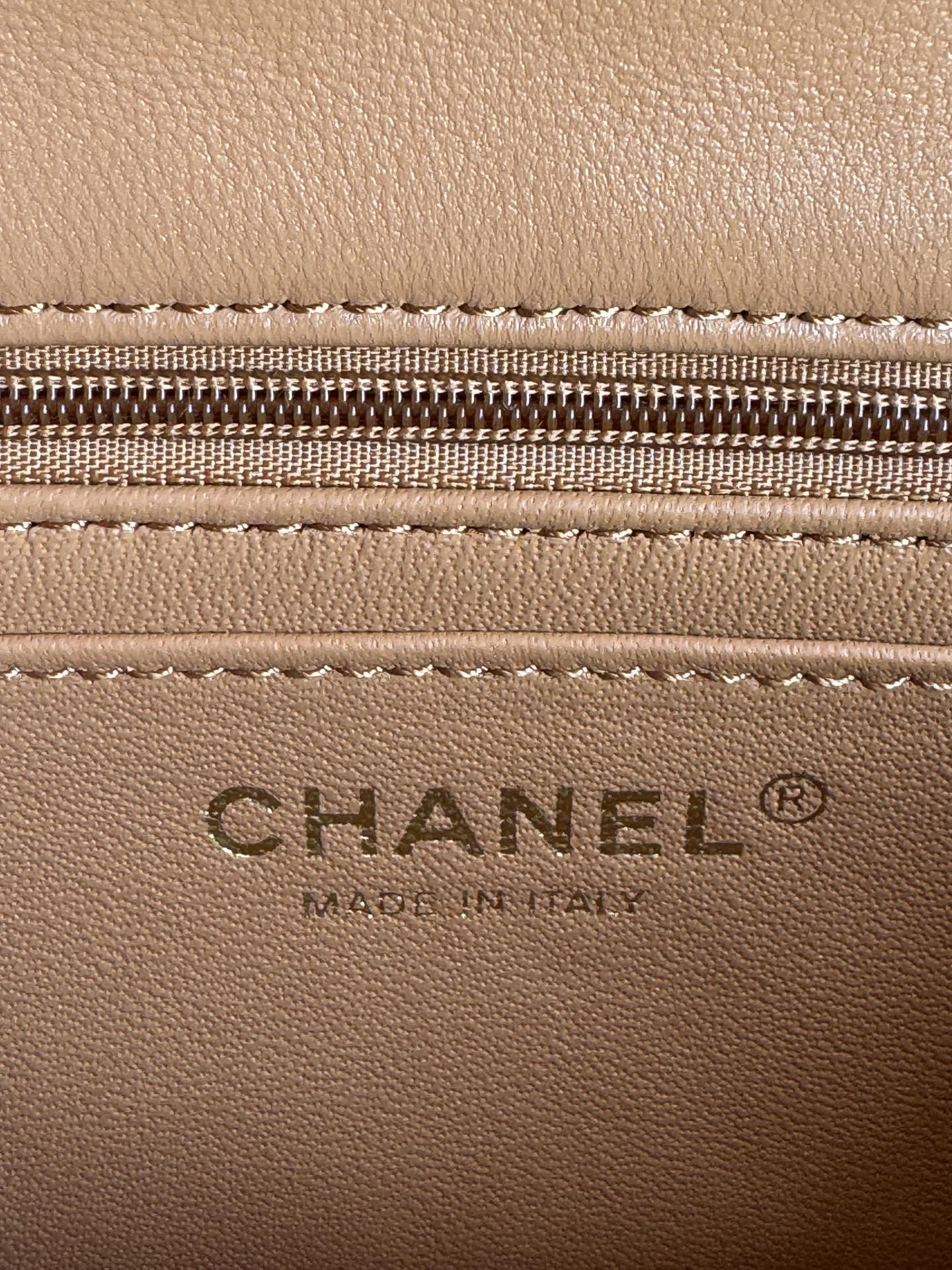 フラップバッグ 20インチ ブロンズブラウン ラムスキン ハンドル付き