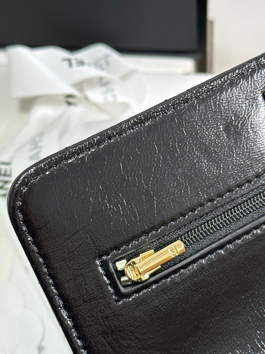 パールハンドルフラップバッグ 18インチ ブラック シャイニーラムスキン