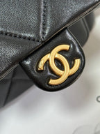 QUILTED HOBO CARGO BAG 31 IN BLACK CALFSKIN GOLD CHAIN