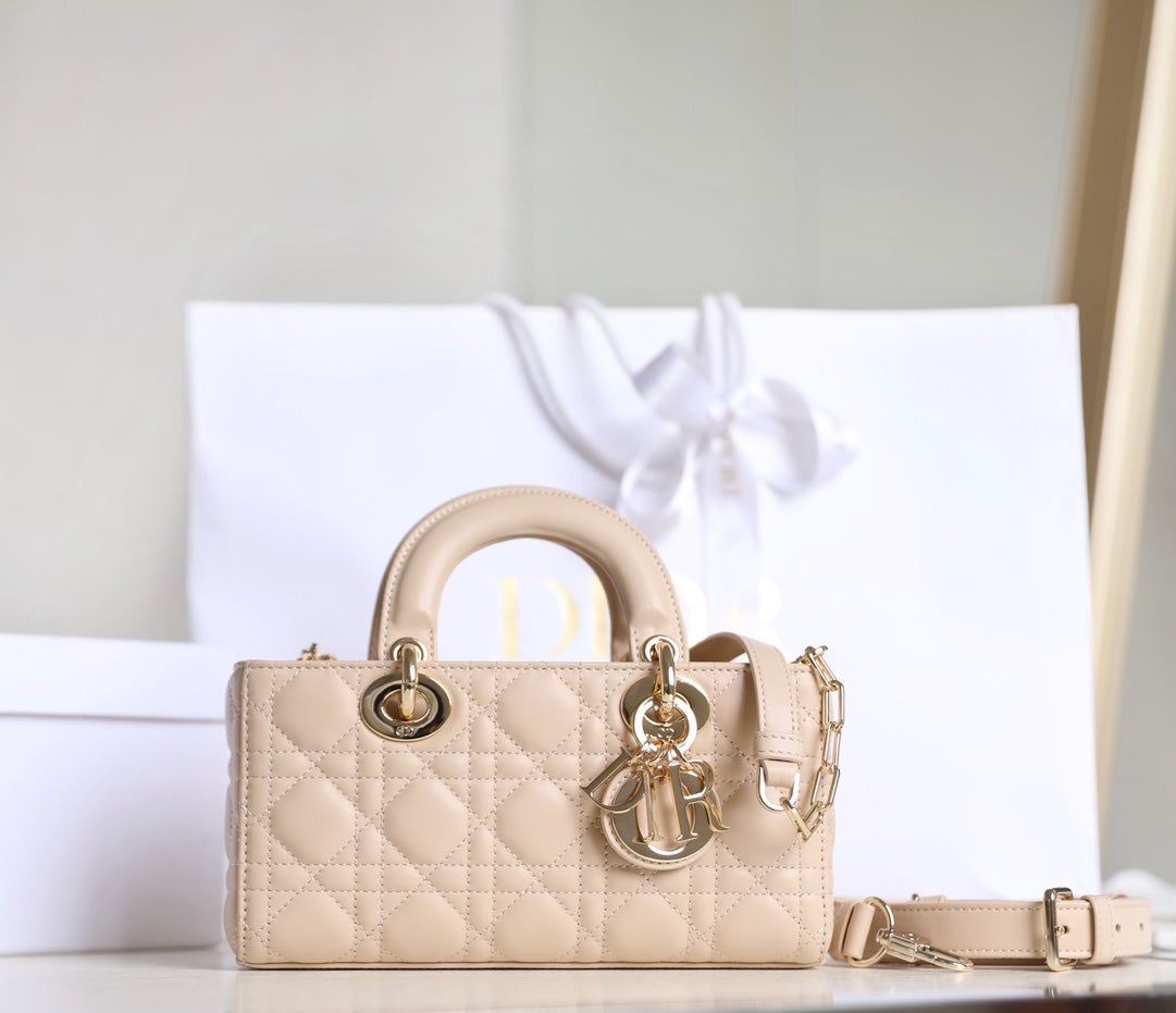 スモール レディ D-JOY 22 ライトピンク ラムスキン