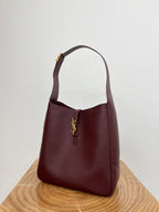 LE 5 À 7 ラージ サプル 31 ワインレッド グレインカーフスキン