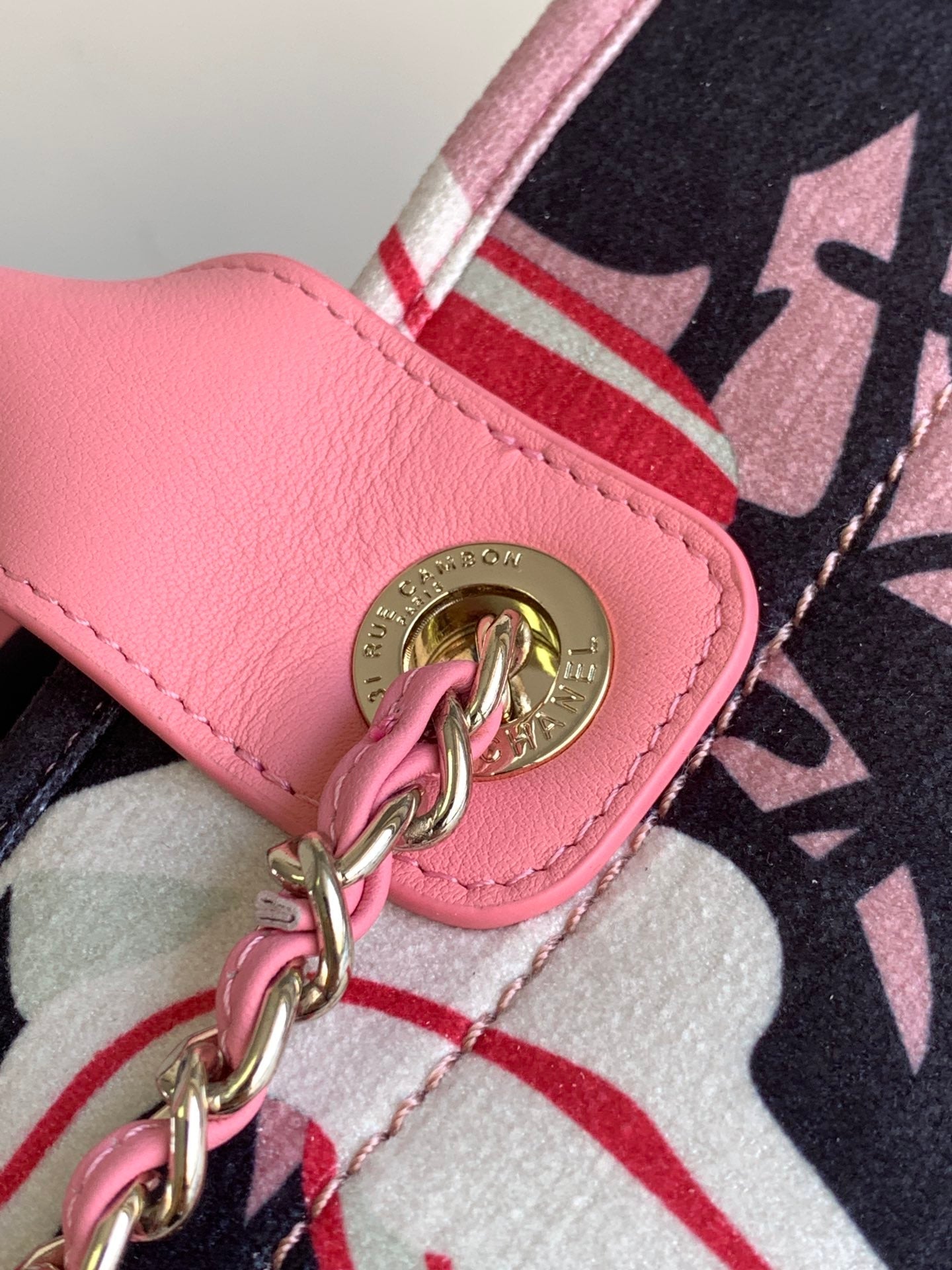 CC CLASSIC LARGE 38 TOTE IN LIGHT PINK MIX COLORFUL CANVAS