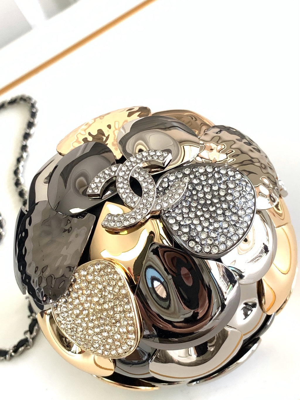 イブニングバッグ 9金 シルバー ルテニウム メタル クリスタル付き