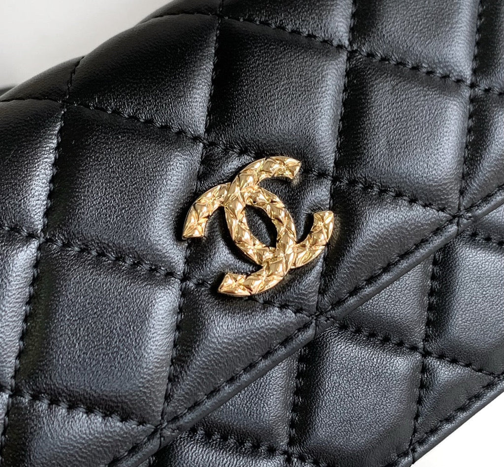 CC 18 ハンドル付きフラップバッグ（ブラックカーフスキン）