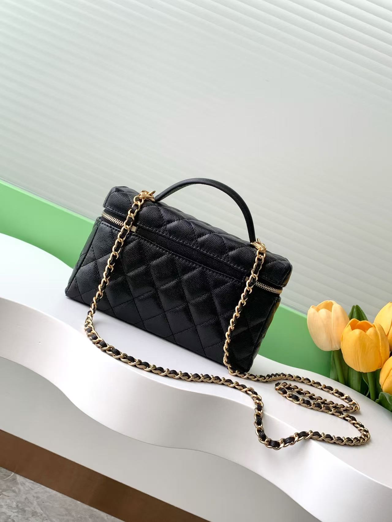 19インチ ブラックグレインカーフスキン ゴールド金具 バニティケース