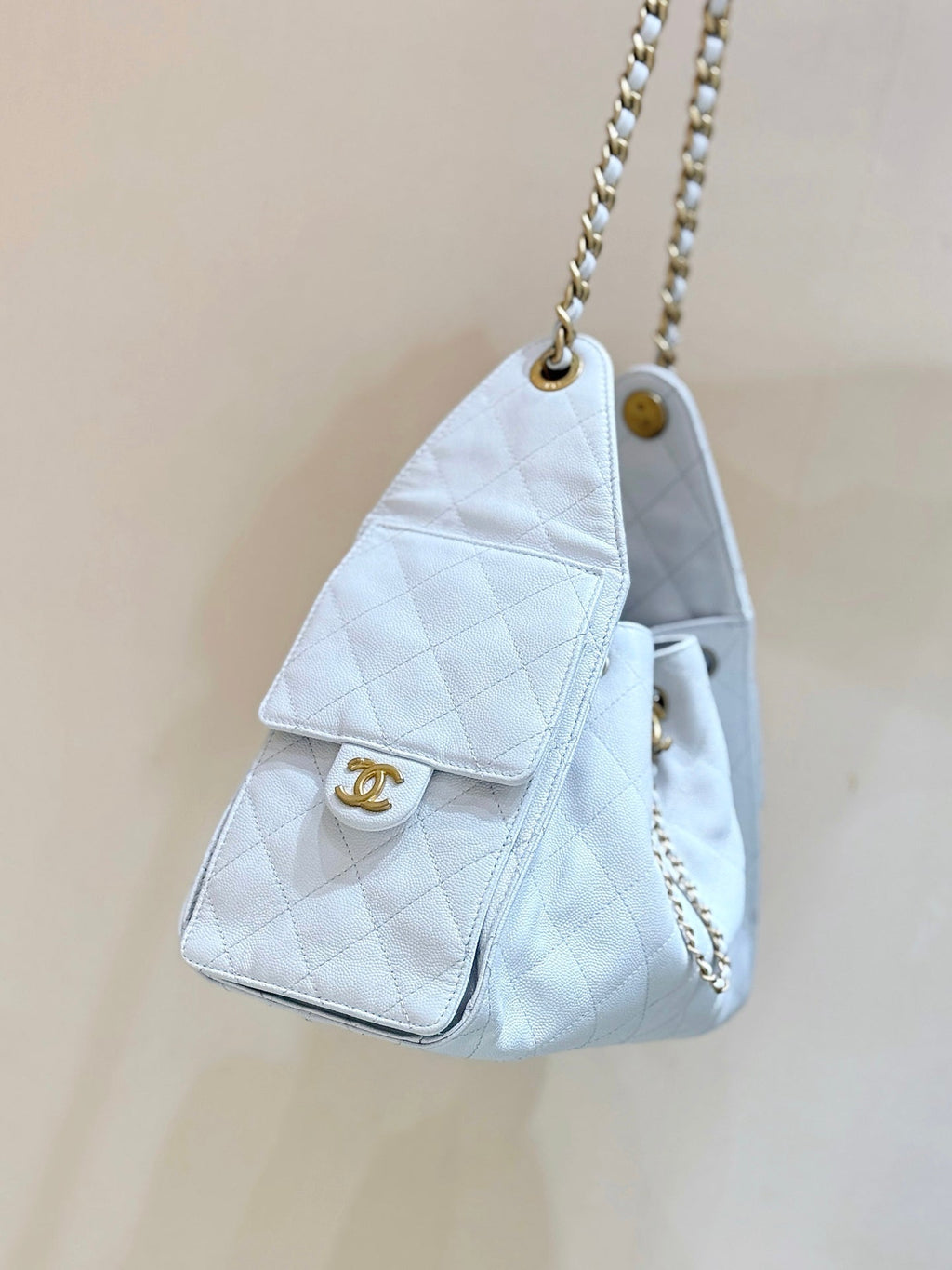 CC 25 HANDBAG IN WHITE 30 GRAINED CALFSKIN GOLD HARDWARE