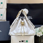 CC 25 HANDBAG IN WHITE 30 GRAINED CALFSKIN GOLD HARDWARE