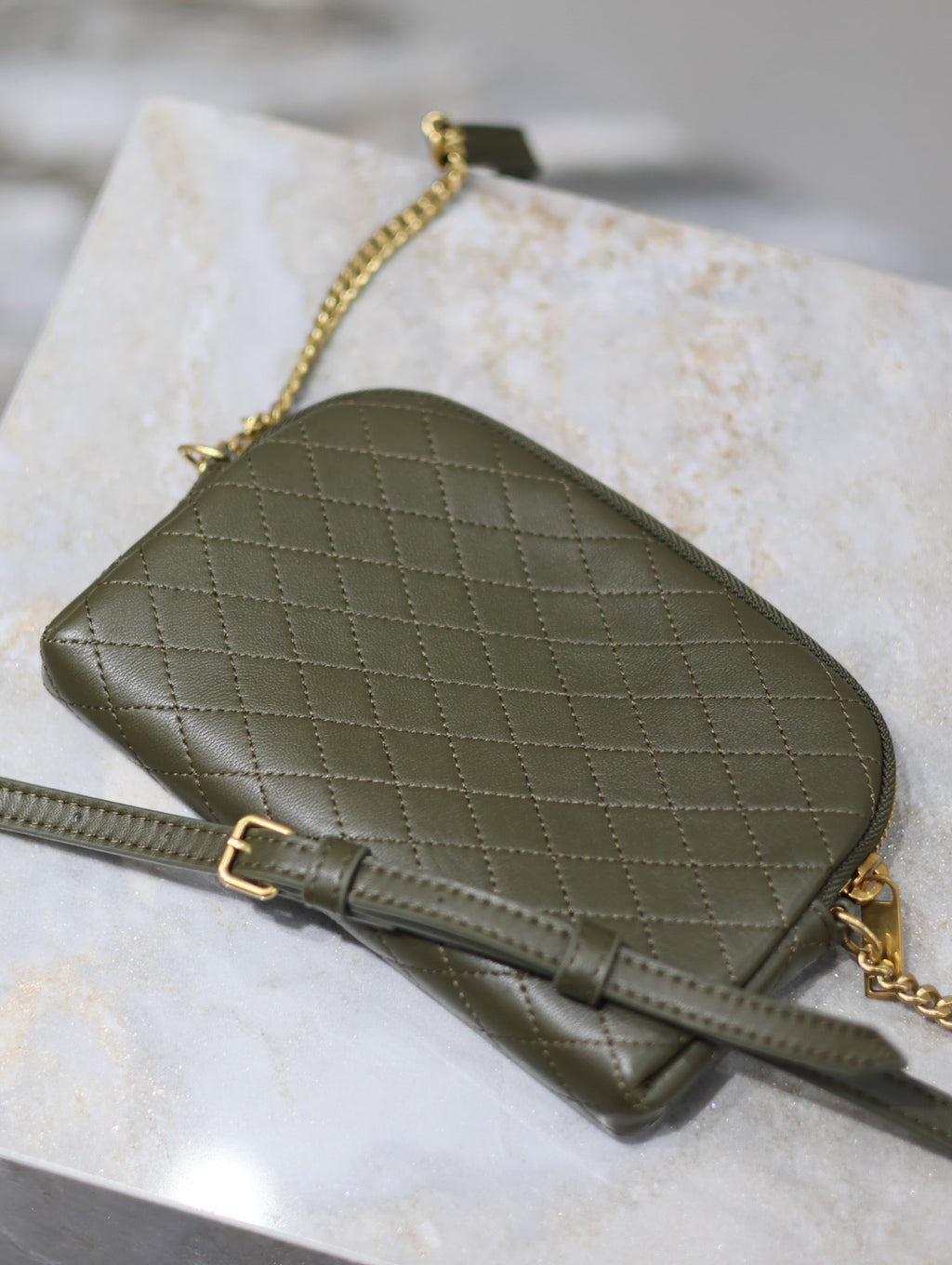 GABY ジップポーチ 19インチ ユニフォーム グリーン キルティング ラムスキン ゴールド金具