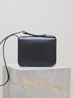 NIKI BABY 22 IN BLACK CALFSKIN GOLD LOGO