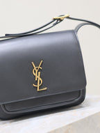 NIKI BABY 22 IN BLACK CALFSKIN GOLD LOGO
