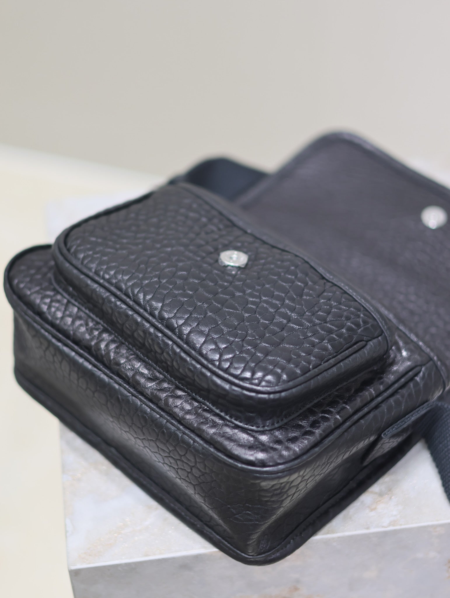 NIKI BABY 22 ブラックエレファントパターンラムスキン シルバーロゴ