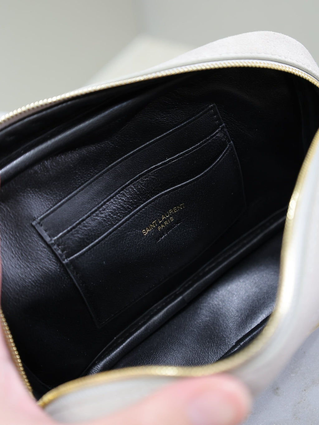 LOU ミニカメラバッグ 18インチ シルバー ピンク スエード ゴールド金具