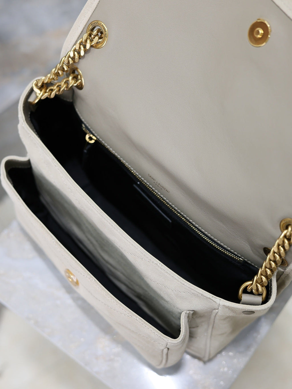 NIKI ミディアム 28インチ グレー マットスエード グレー ロゴ