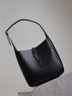 LE 5 À 7 SUPPLE BAG 23 IN BLACK CALFSKIN SILVER BUCKLE