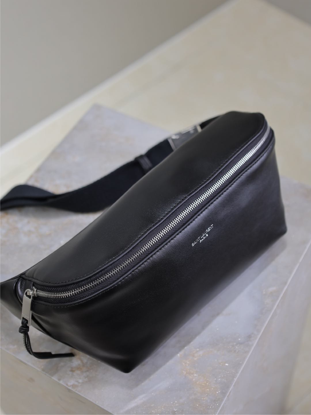 クラシック クロスボディバッグ 26 ブラック ラムスキン