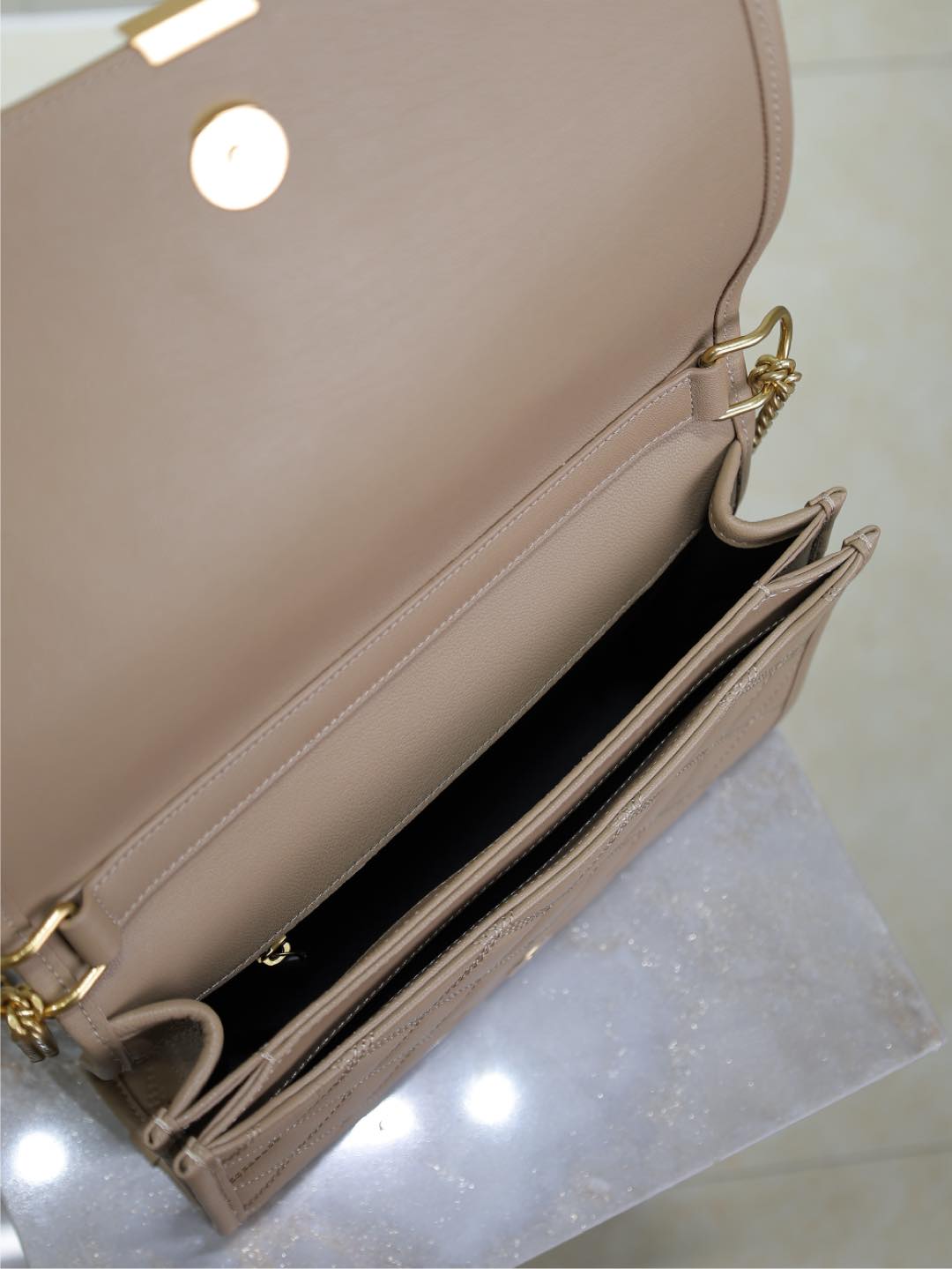 ベッキー 25インチ ミディアムブラウン キルティングラムスキン ゴールドハードウェア