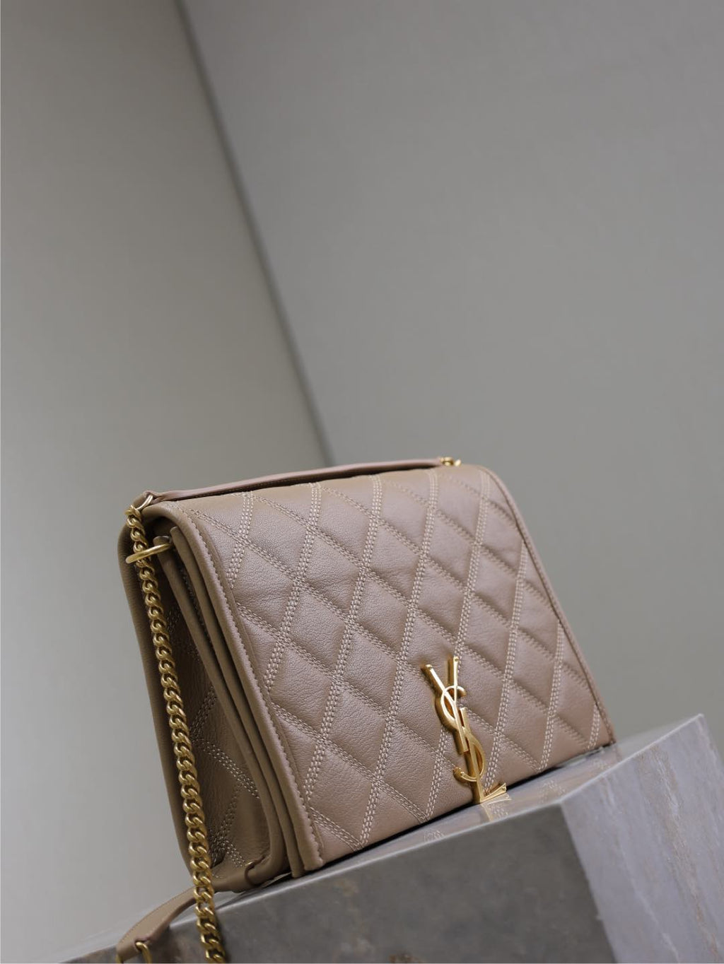 ベッキー 25インチ ミディアムブラウン キルティングラムスキン ゴールドハードウェア