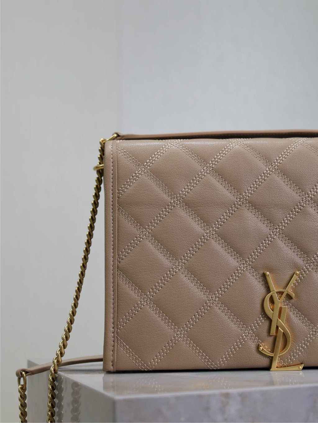 ベッキー 25インチ ミディアムブラウン キルティングラムスキン ゴールドハードウェア