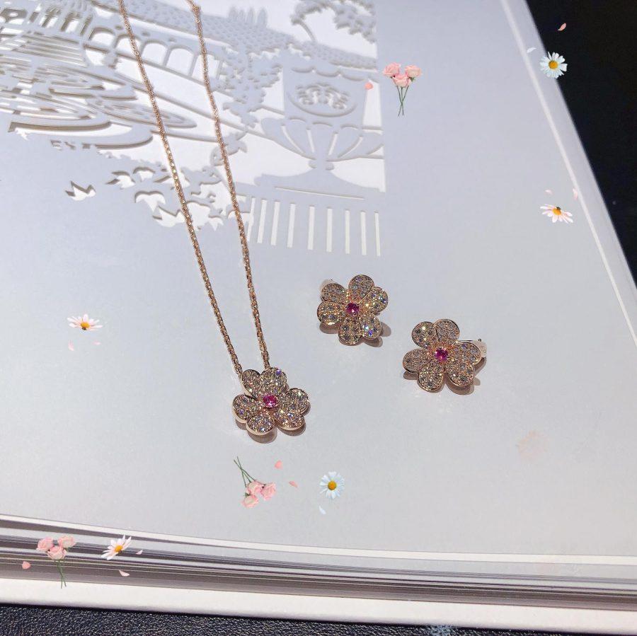 [⭐JeweliWhal]FRIVOLE ROSE GOLD FLOWER DIAMOND NECKLACE