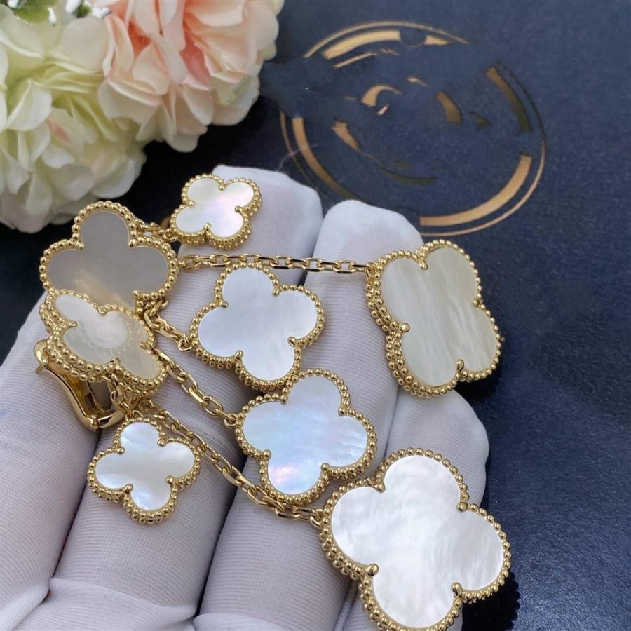 [⭐JeweliWhal]CLOVER EARRINGS WHITE MOP 4 MOTIFS GOLD