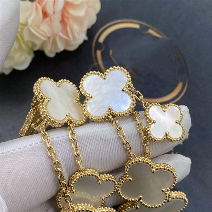 [⭐JeweliWhal]CLOVER EARRINGS WHITE MOP 4 MOTIFS GOLD