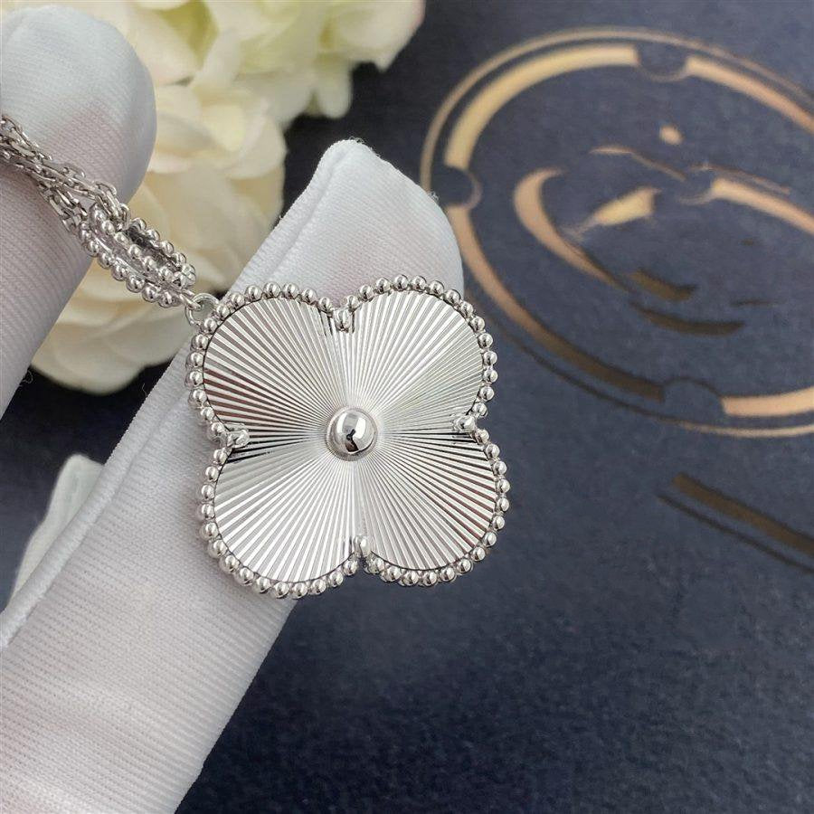 [⭐JeweliWhal]CLOVER 25MM SILVER BIG CLOVER NECKLACE