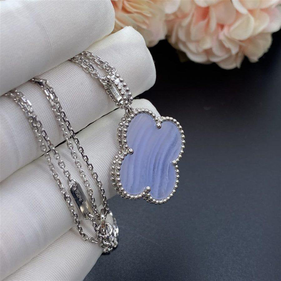 [⭐JeweliWhal]CLOVER SILVER CHALCEDONY BIG CLOVER NECKLACE