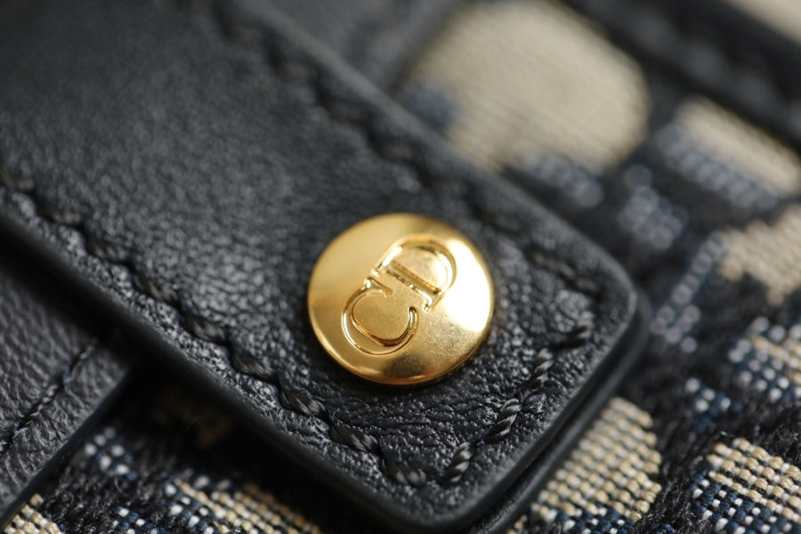 30 モンテーニュ 19cm 青斜め刺繍