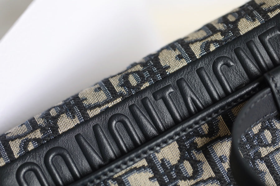 30 モンテーニュ 19cm 青斜め刺繍