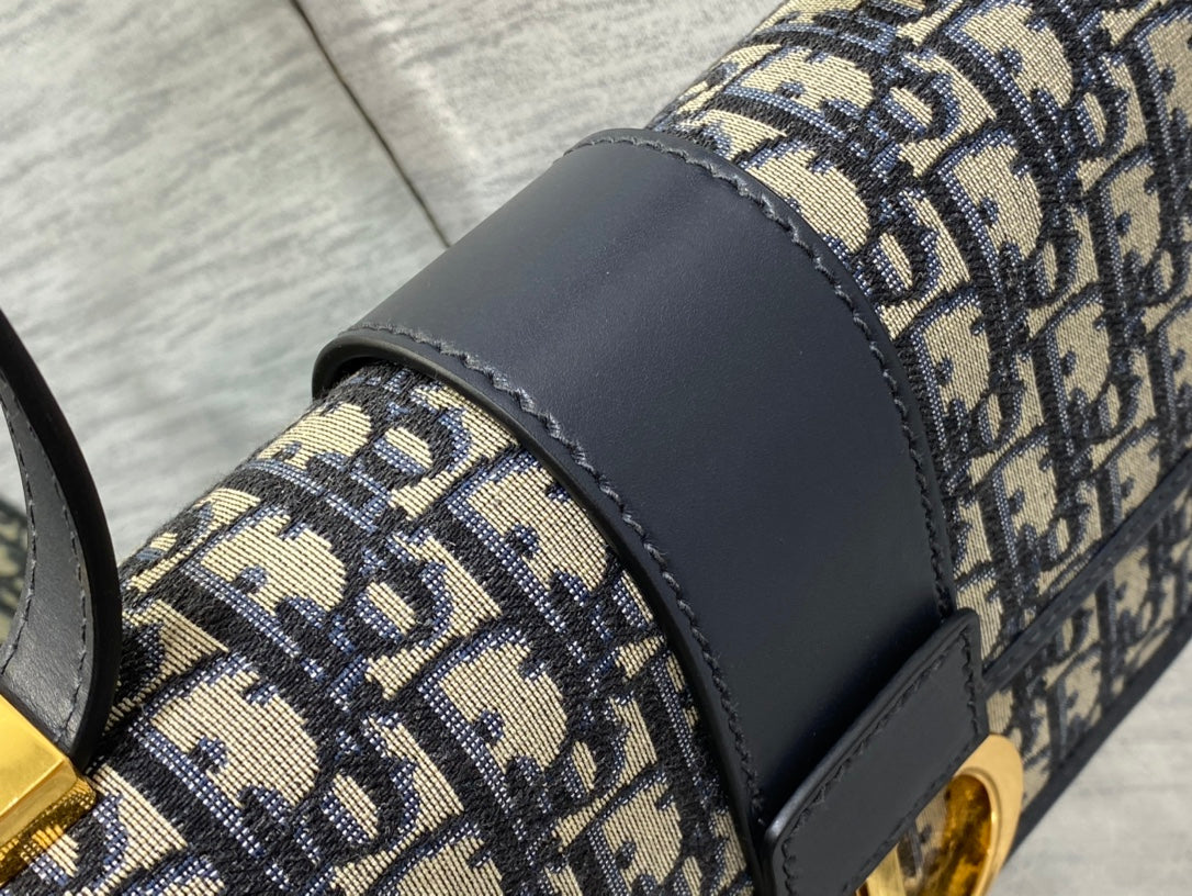 30 モンテーニュ 24cm ブルー斜め刺繍