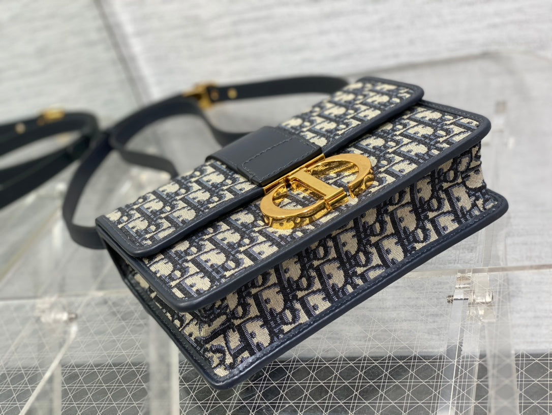 30 モンテーニュ 24cm ブルー斜め刺繍