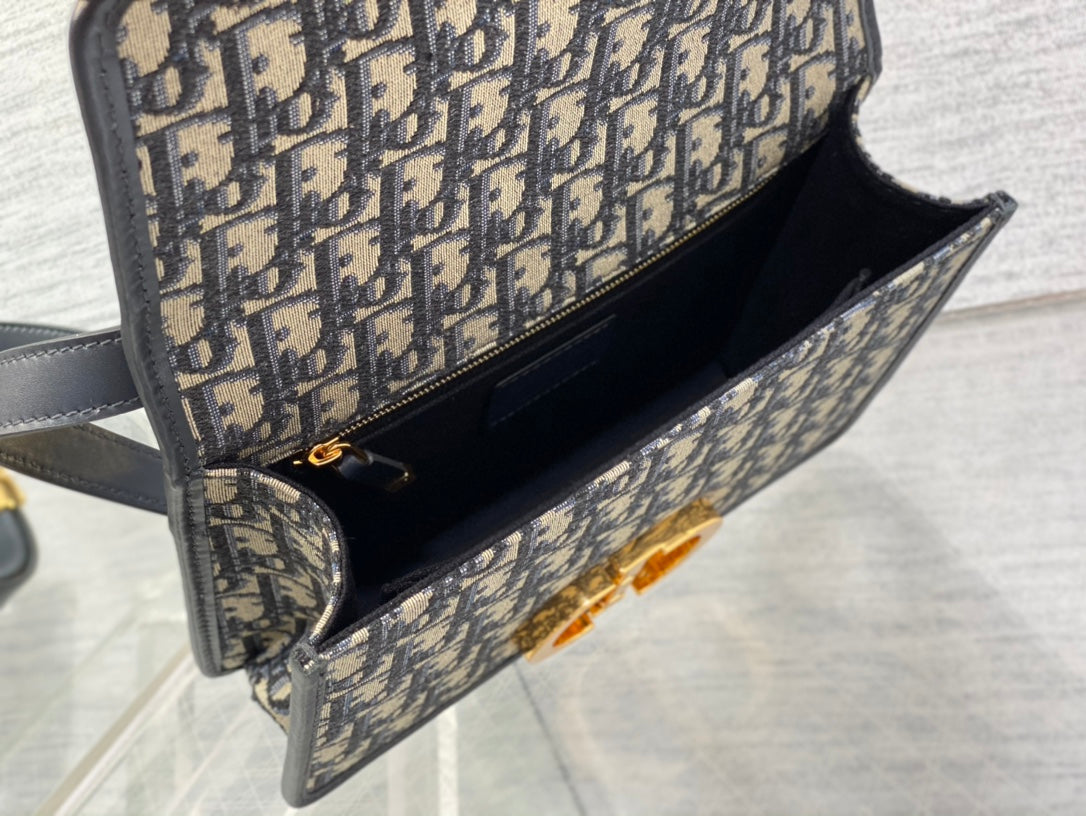 30 モンテーニュ 24cm ブルー斜め刺繍