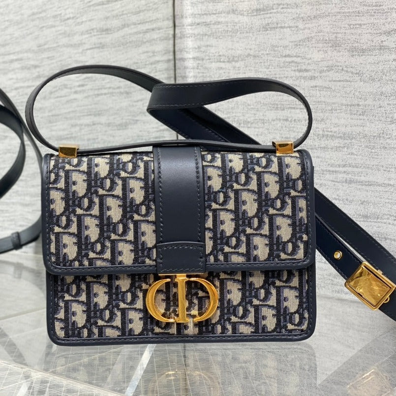 30 モンテーニュ 21cm 青斜め刺繍