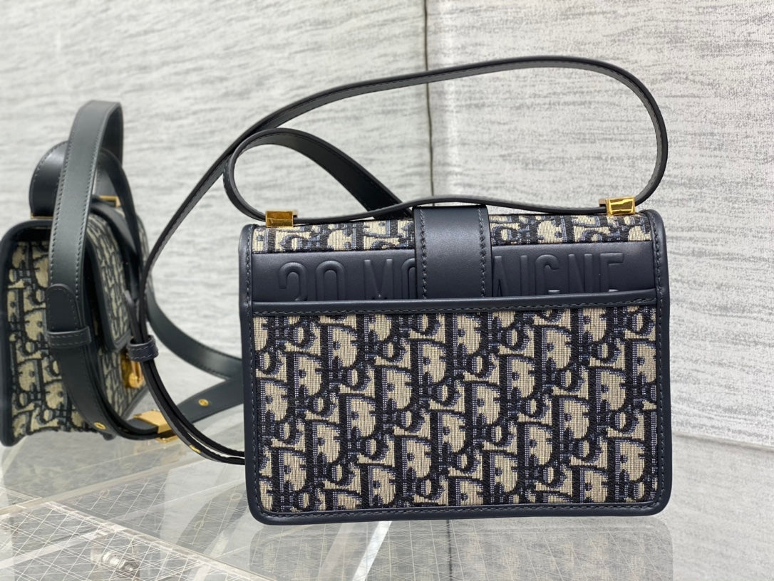 30 モンテーニュ 21cm 青斜め刺繍