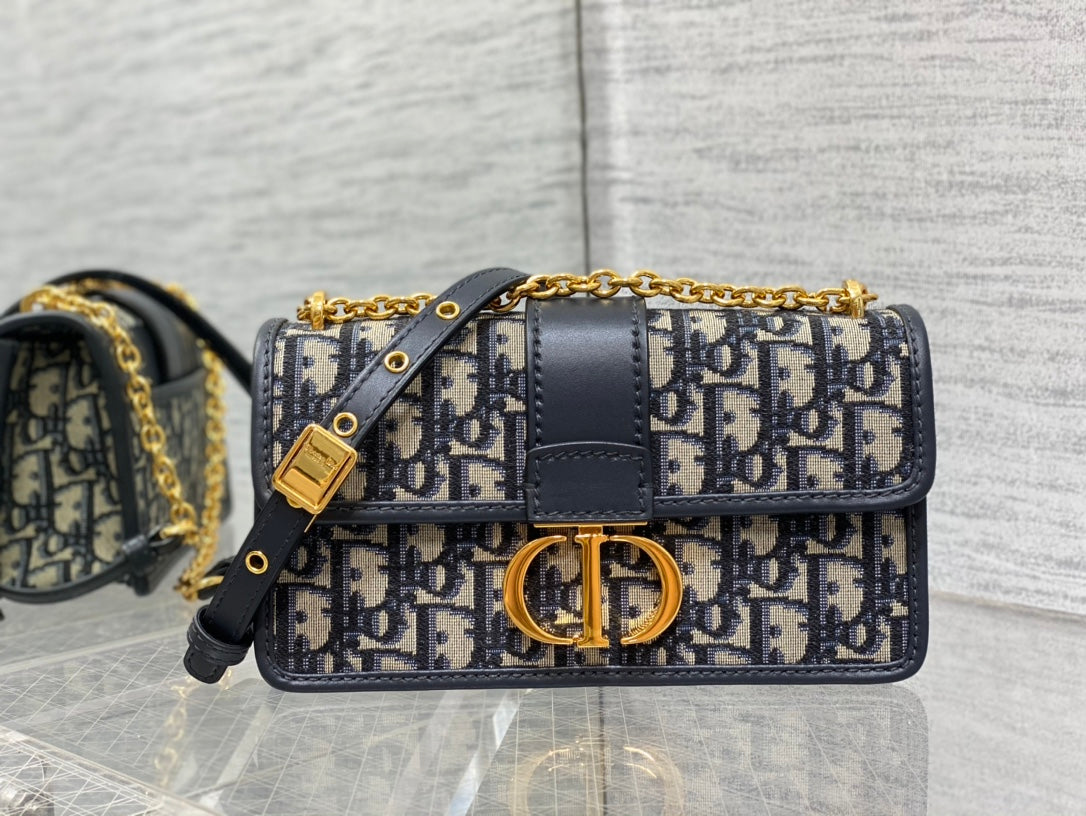 30 モンテーニュ 21.5cm 青斜め刺繍