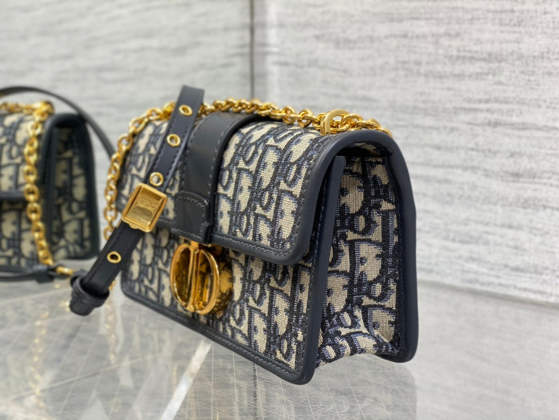 30 モンテーニュ 21.5cm 青斜め刺繍